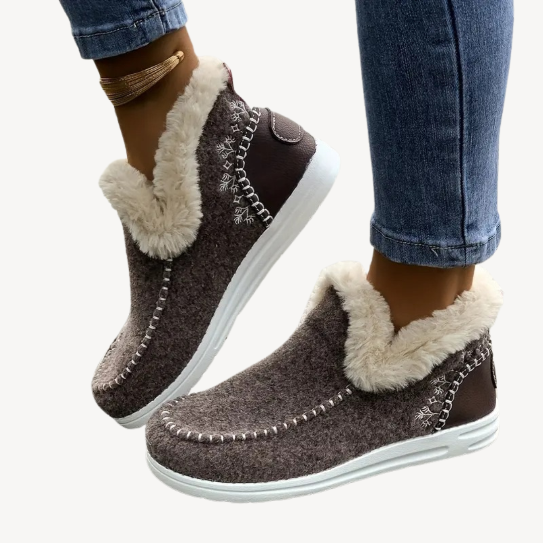 Women’s Chic Casual Shoes | Stylish Design